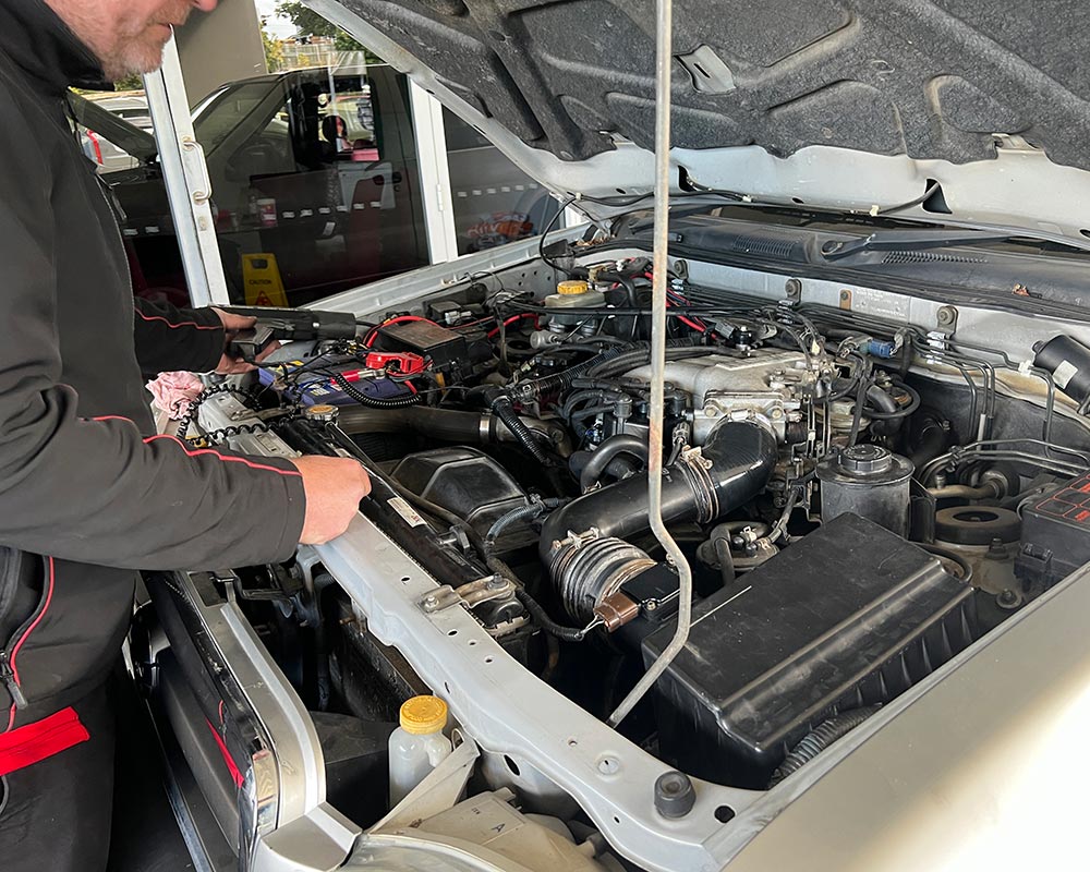 engine repairs. car mechanic deception bay